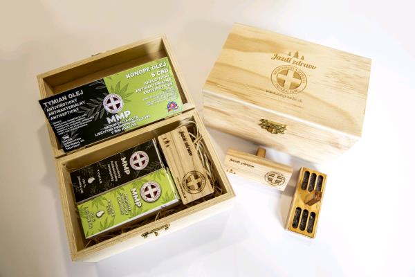 MMP Dezinfekcia auta - tymián + konope s CBD olej + difúzer v drevenom boxe MMP Dezinfekcia auta - tymián + konope s CBD olej + difúzer v drevenom boxe